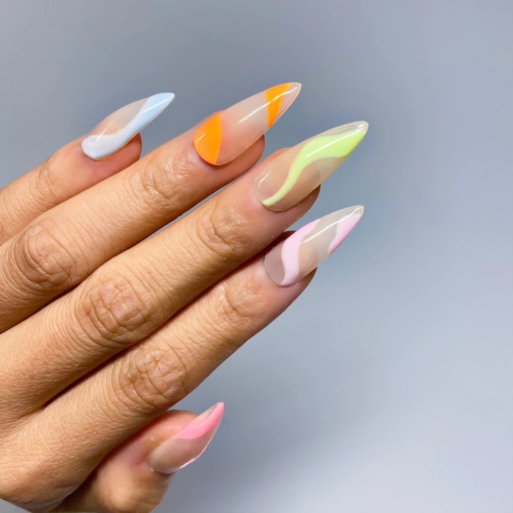 Abstract Swirl Nails in Pastel - Press On
